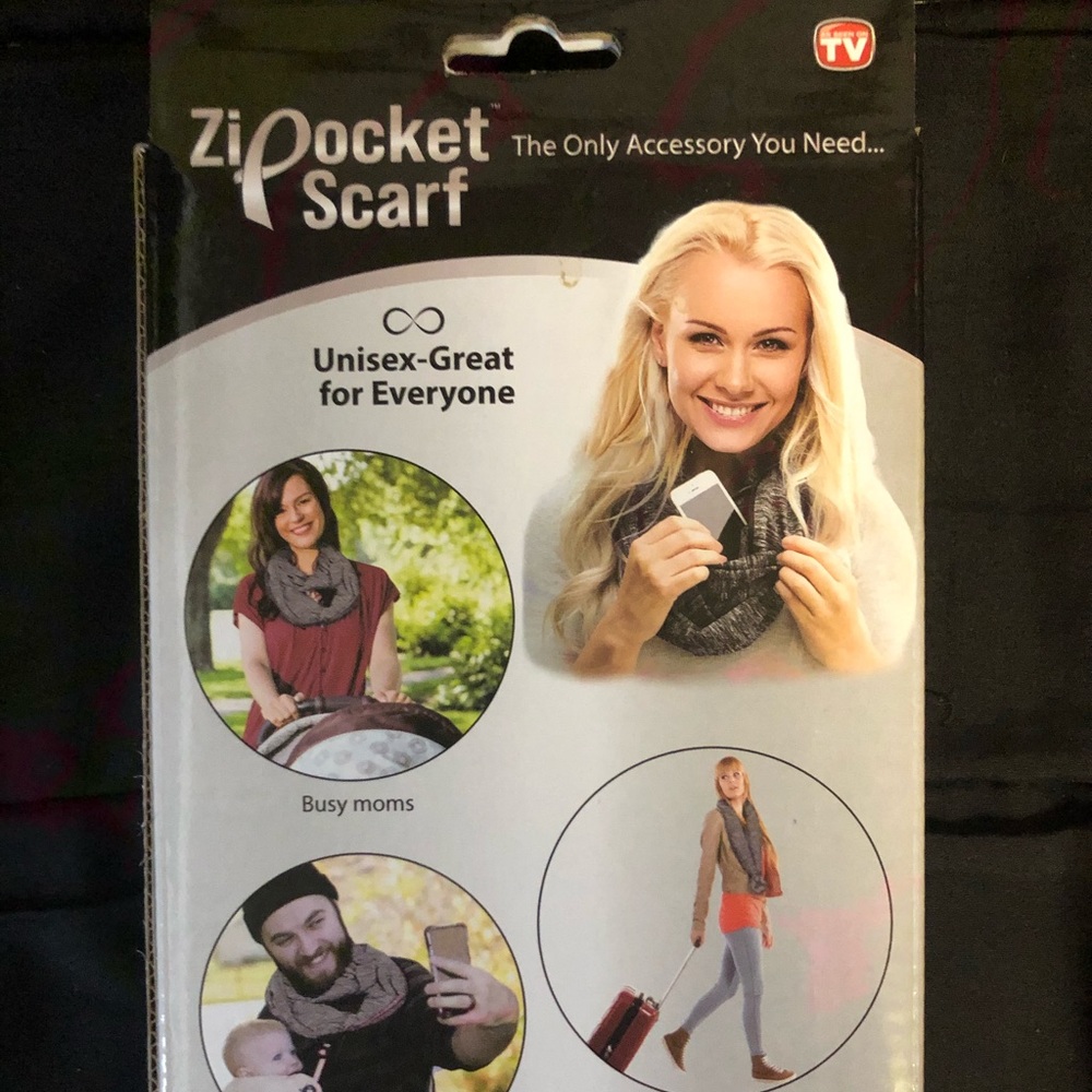 Pocket scarf